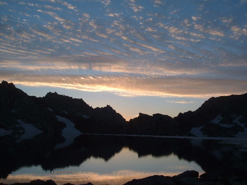 Sunrise over Columbine Lake
