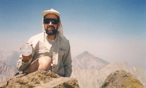 Foo'ball atop Mt. Humphreys. To make absolutely sure that nobody would install the mountain upside down, the marker reads "THIS END UP".