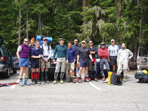 Rob, Ken, Randuu, Tad (asleep), Steve, Michael, Duane, Ibby, Jim, Dave and Foo'ball in Rainier parking lot